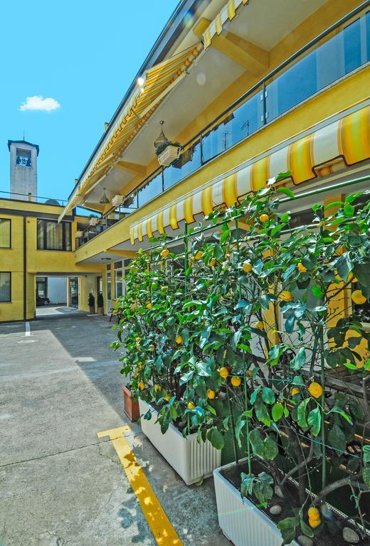 B&B Ai Cipressi Лука Екстериор снимка