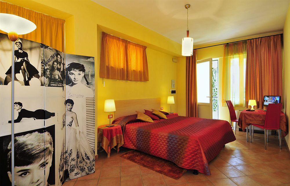 B&B Ai Cipressi Лука Екстериор снимка