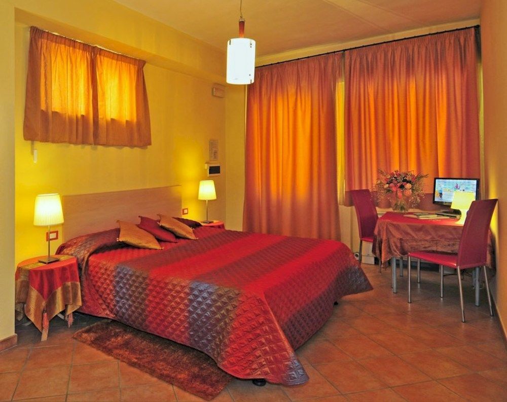 B&B Ai Cipressi Лука Екстериор снимка