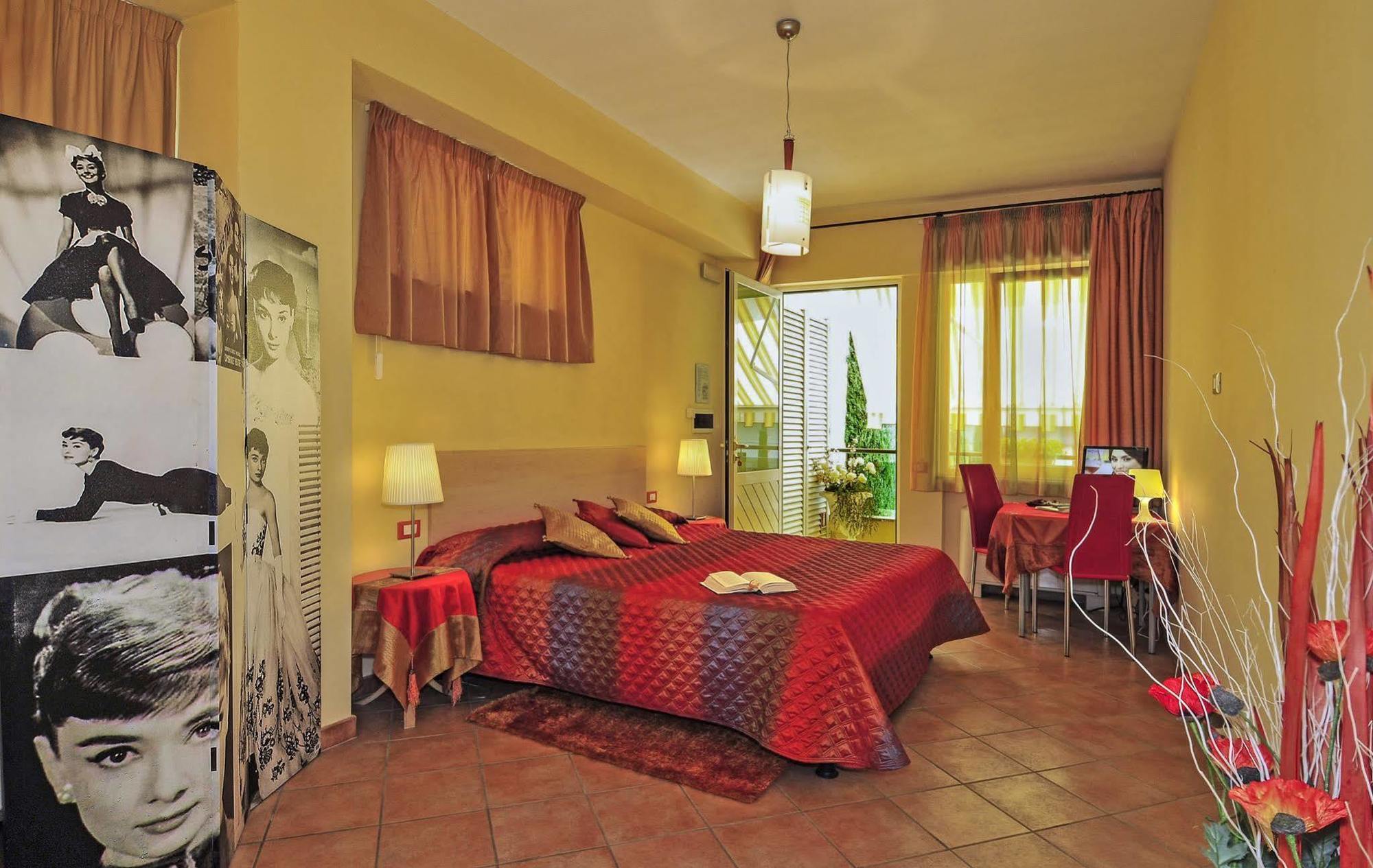 B&B Ai Cipressi Лука Екстериор снимка