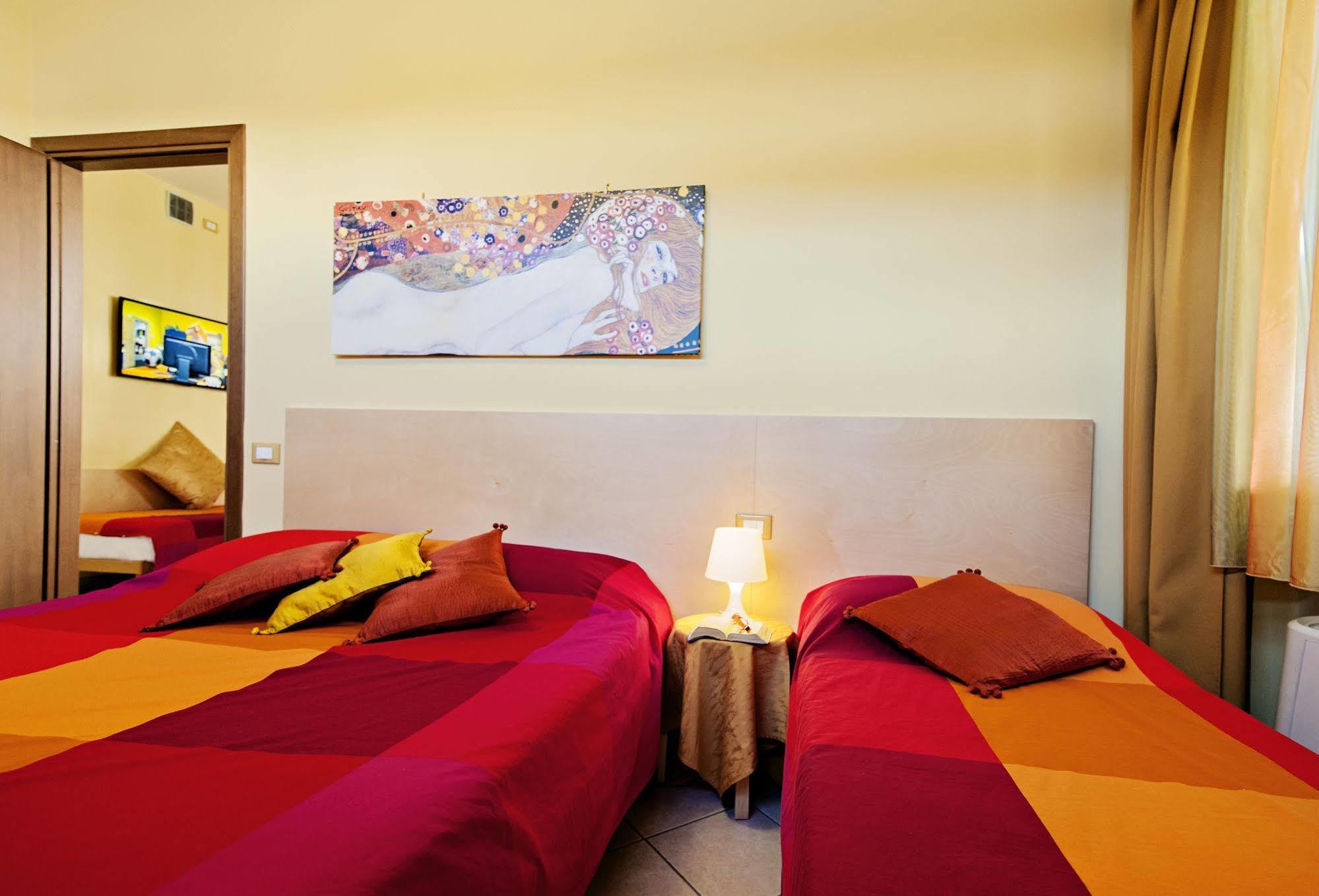 B&B Ai Cipressi Лука Екстериор снимка