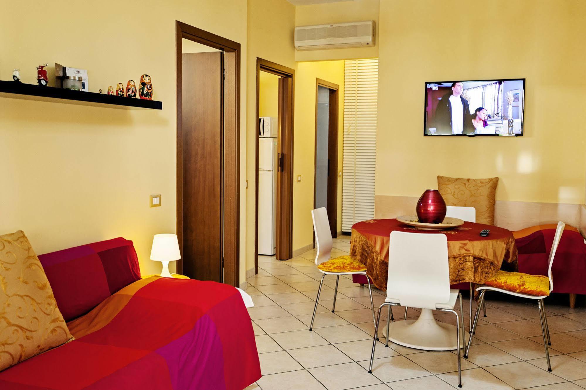 B&B Ai Cipressi Лука Екстериор снимка
