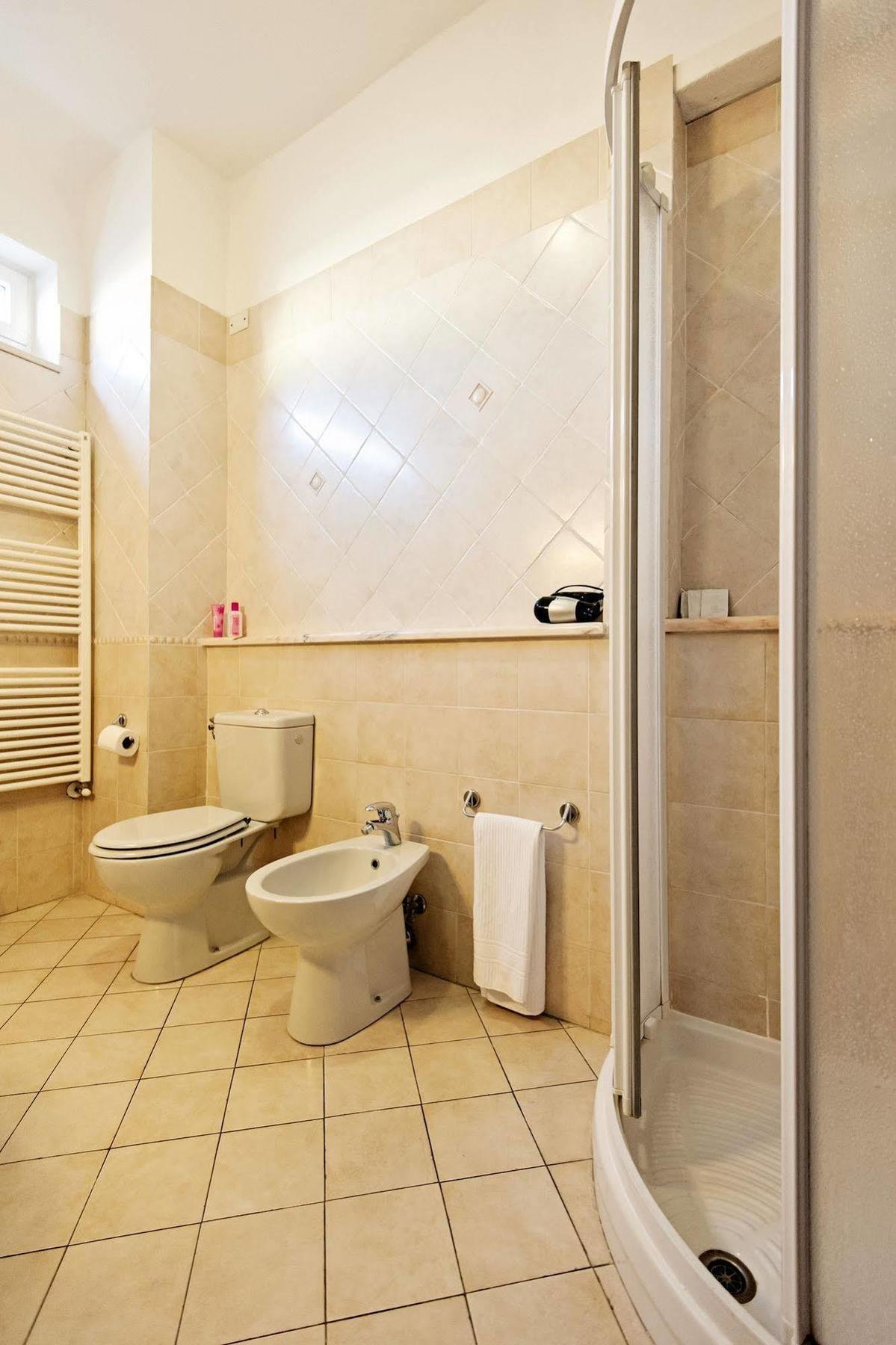 B&B Ai Cipressi Лука Екстериор снимка