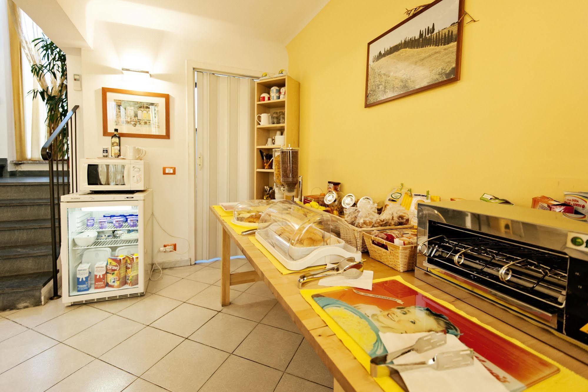 B&B Ai Cipressi Лука Екстериор снимка